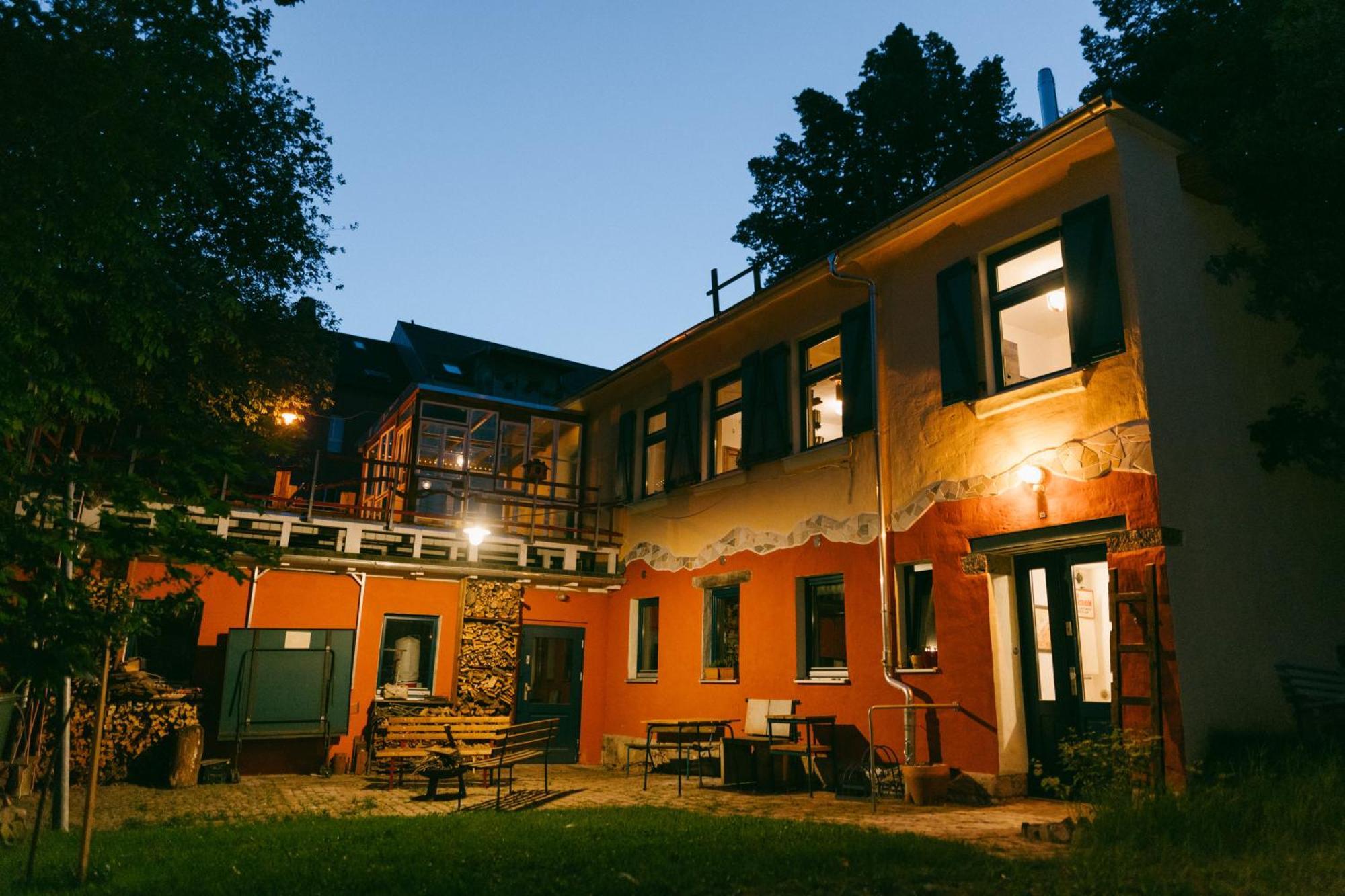 The Upholstery Tinyhouse Deluxe Eco Chalet Kreativ Citynah 켐니츠 외부 사진